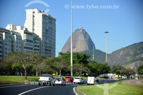 Tráfego na Avenida Infante Dom Henrique com o Pão de Açúcar ao fundo - Rio de Janeiro - Rio de Janeiro (RJ) - Brasil