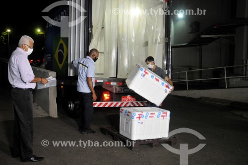 Caminhão chegando ao Hospital de Base com o primeiro lote de vacinas para início da vacinação contra a Covid-19 - São José do Rio Preto - São Paulo (SP) - Brasil