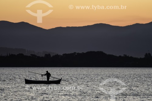 Entardecer na Lagoa de Ibiraquera - Imbituba - Santa Catarina (SC) - Brasil