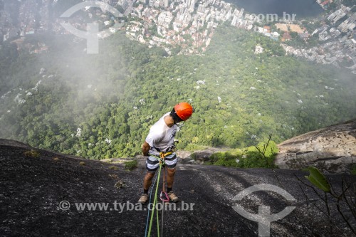 Alpinista durante a escalada no Morro do Corcovado - Rio de Janeiro - Rio de Janeiro (RJ) - Brasil