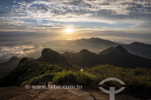 Amanhecer no Rio de Janeiro visto do Pico da Tijuca - Parque Nacional da Tijuca - Rio de Janeiro - Rio de Janeiro (RJ) - Brasil