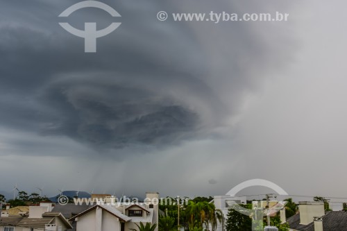 Nuvem de tempestade no litoral norte gaúcho - Xangri-lá - Rio Grande do Sul (RS) - Brasil
