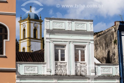 Detalhe da fachada de prédio no centro histórico - São Francisco do Sul - Santa Catarina (SC) - Brasil