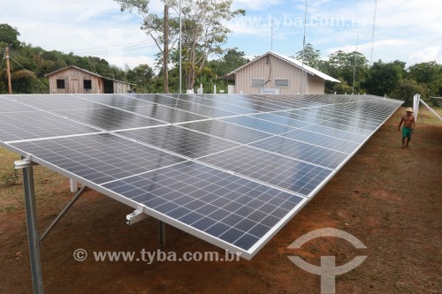 Painel de captação de energia solar na comunidade Santa Helena do Inglês - Iranduba - Amazonas (AM) - Brasil