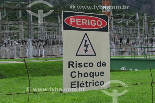 Placa de risco de choque elétrico - Furnas Centrais Elétricas S/A - Subestação de Jacarepaguá - Rio de Janeiro - Rio de Janeiro (RJ) - Brasil