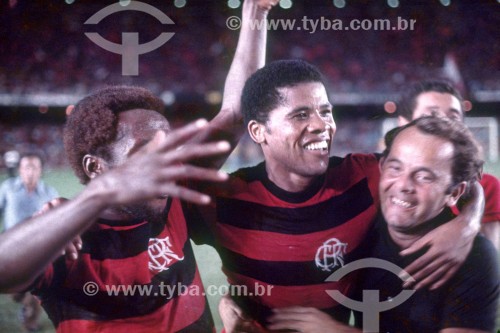 Dada Maravilha e Paulo Cesar Caju (encoberto pela mão) - Jogadores de futebol - Comemorando o título da Taça Guanabara pelo Clube de Regatas Flamengo - Rio de Janeiro - Rio de Janeiro (RJ) - Brasil