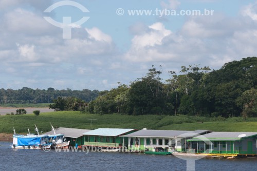 Casas flutuantes no Rio Purus - Reserva de Desenvolvimento Sustentável Piagaçu-Purus - Beruri - Amazonas (AM) - Brasil