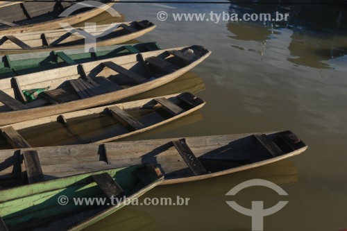 Canoas tipicas da região amazônica na cidade Beruri - Beruri - Amazonas (AM) - Brasil