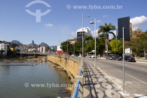 Avenida Beira-rio, margeando o Rio Itapemirim - Cachoeiro de Itapemirim - Espírito Santo (ES) - Brasil