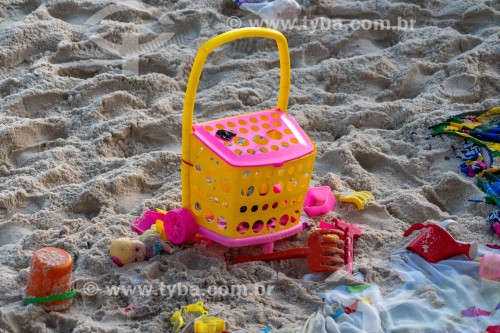 Brinquedos de criança na Praia de Ipanema - Rio de Janeiro - Rio de Janeiro (RJ) - Brasil
