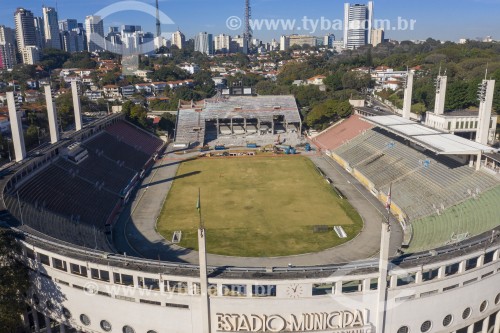 Foto feita com drone do Estádio Municipal Paulo Machado de Carvalho (1940) - também conhecido como Estádio do Pacaembú - demolição do tobogã - São Paulo - São Paulo (SP) - Brasil