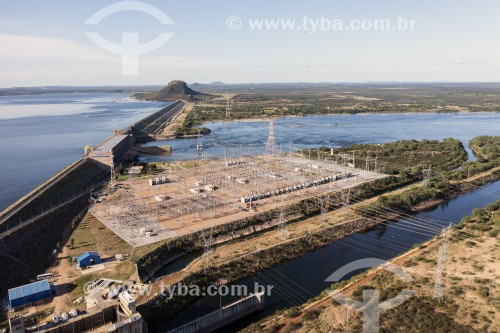 Foto feita com drone da barragem da Usina Hidrelétrica de Sobradinho com capacidade máxima de água - Sobradinho - Bahia (BA) - Brasil