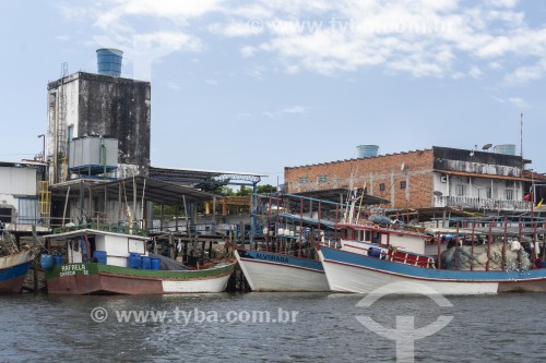Barcos de pesca atracados em cais de Tutóia - Tutóia - Maranhão (MA) - Brasil