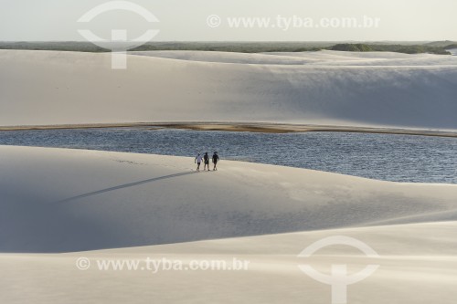 Turistas no Parque Nacional dos Lençóis Maranhenses  - Santo Amaro do Maranhão - Maranhão (MA) - Brasil