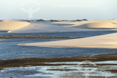 Lagoa e dunas no Parque Nacional dos Lençóis Maranhenses  - Santo Amaro do Maranhão - Maranhão (MA) - Brasil