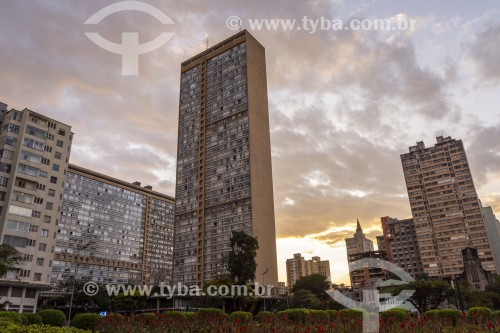 Vista da Praça Raul Soares com o Conjunto Governador Juscelino Kubitschek (1952) ao fundo  - Belo Horizonte - Minas Gerais (MG) - Brasil