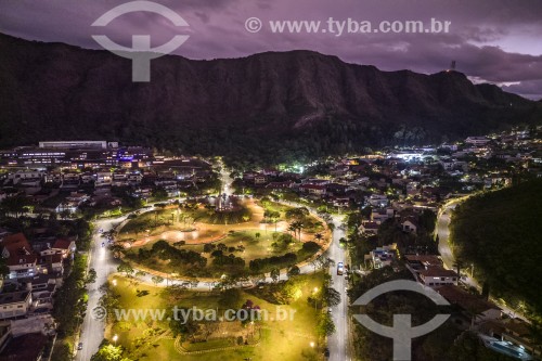 Foto feita com drone da Praça Israel Pinheiro à noite - também conhecida como Praça do Papa - Belo Horizonte - Minas Gerais (MG) - Brasil