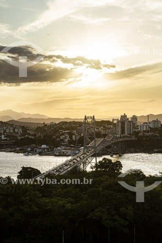 Vista da Ponte Hercílio Luz (1926) durante o pôr do sol  - Florianópolis - Santa Catarina (SC) - Brasil
