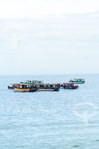 Barcos de pesca no mar em frente à Praia de Ipanema - Rio de Janeiro - Rio de Janeiro (RJ) - Brasil
