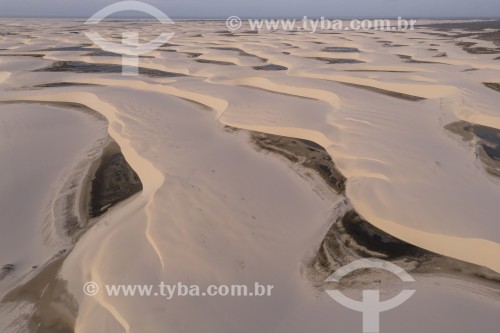 Foto feita com drone de lagoas e dunas no Parque Nacional dos Lençóis Maranhenses - Barreirinhas - Maranhão (MA) - Brasil