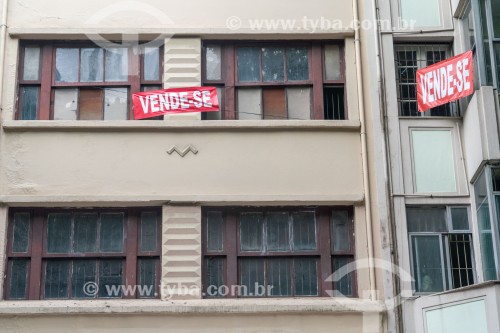 Apartamento à venda em prédio da Rua Primeiro de Março - Rio de Janeiro - Rio de Janeiro (RJ) - Brasil