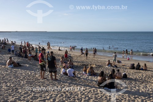 Banhistas na Praia Volta da Jurema - Fortaleza - Ceará (CE) - Brasil