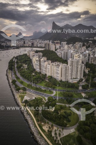 Foto feita com drone de parte da Zona Sul com Cristo Redentor ao fundo - Rio de Janeiro - Rio de Janeiro (RJ) - Brasil