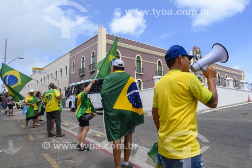 Manifestação antidemocrática pedindo intervenção das forças armadas contra o resultado da eleição em frente ao quartel general do exército - Comando da 10ª Região Militar - Fortaleza - Ceará (CE) - Brasil
