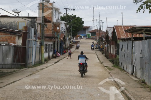 Motocicleta em rua de Atalaia do Norte - Atalaia do Norte - Amazonas (AM) - Brasil