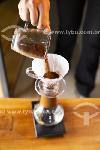 Preparo de café em coador - Alto Caparaó - Minas Gerais (MG) - Brasil