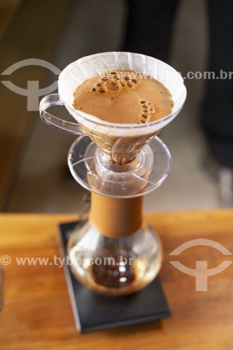 Preparo de café em coador - Alto Caparaó - Minas Gerais (MG) - Brasil