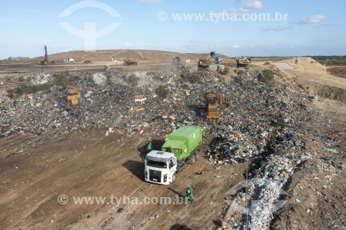 Foto feita com drone do Aterro Sanitário Metropolitano Oeste de Caucaia (ASMOC) - Recebe a coleta de lixo de Fortaleza - Caucaia - Ceará (CE) - Brasil