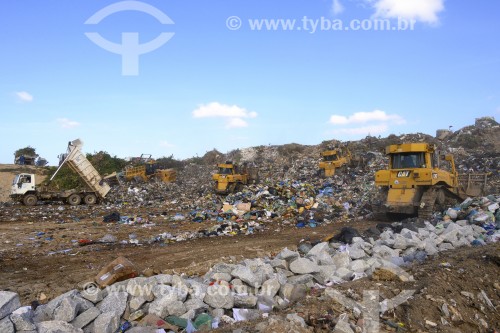 Aterro Sanitário Metropolitano Oeste de Caucaia (ASMOC) - Recebe a coleta de lixo de Fortaleza - Caucaia - Ceará (CE) - Brasil