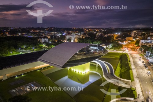 Foto feita com drone do Museu Oscar Niemeyer - também conhecido como Museu do Olho  - Curitiba - Paraná (PR) - Brasil