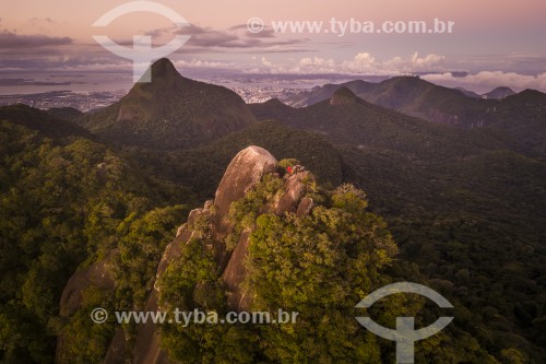 Foto feita com drone do Bico do Papagaio com Pico da Tijuca ao fundo - Parque Nacional da Tijuca - Rio de Janeiro - Rio de Janeiro (RJ) - Brasil