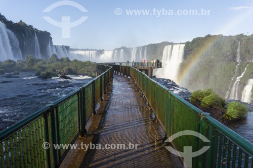 Passarela sobre as Cataratas do Iguaçu no Parque Nacional do Iguaçu  - Foz do Iguaçu - Paraná (PR) - Brasil