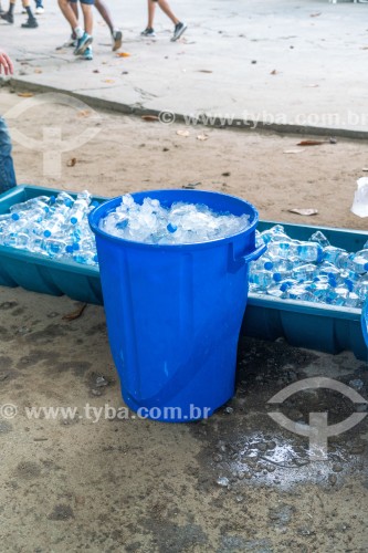 Distribuição gratuita de água mineral para atletas de meia maratona - Parque Garota de Ipanema - Rio de Janeiro - Rio de Janeiro (RJ) - Brasil