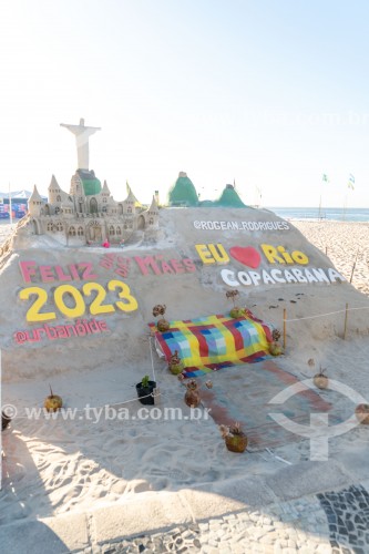Escultura de areia representando o Cristo Redentor e o Pão de Açúcar -  Praia de Copacabana - Rio de Janeiro - Rio de Janeiro (RJ) - Brasil