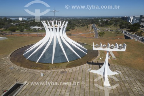 Foto feita com drone da Catedral Metropolitana de Nossa Senhora Aparecida (1970) - também conhecida como Catedral de Brasília  - Brasília - Distrito Federal (DF) - Brasil