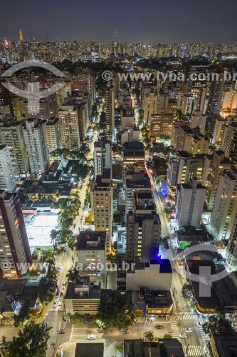 Foto feita com drone de prédios residenciais à noite - São Paulo - São Paulo (SP) - Brasil