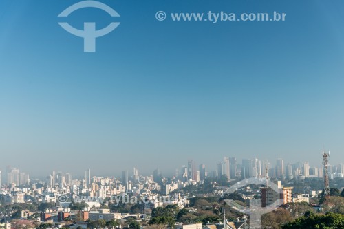 Vista panorâmica de Curitiba mostrando o fenômeno da inversão térmica - Curitiba - Paraná (PR) - Brasil