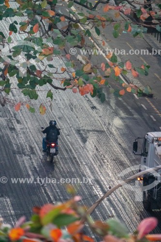 Motociclista na Rua Francisco Otaviano - Rio de Janeiro - Rio de Janeiro (RJ) - Brasil