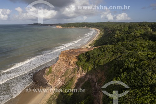 Foto feita com drone de falésia na Praia das Cacimbinhas - Tibau do Sul - Rio Grande do Norte (RN) - Brasil