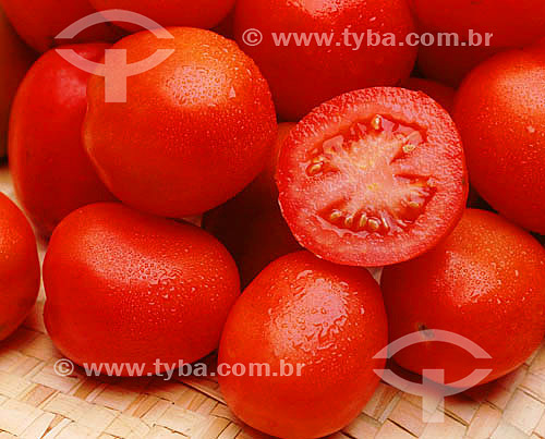  Tomatoes 