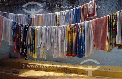  Towels on clothes line 