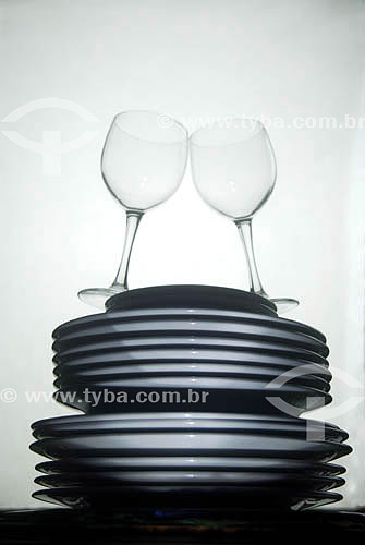  Goblets balanced on the dishes 
