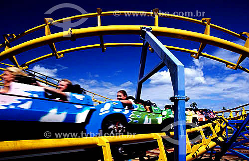  Amusement park - Roller Coaster 