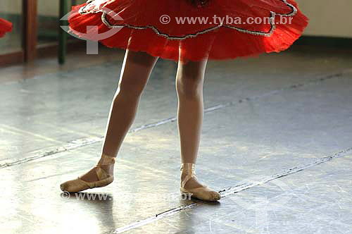  Ballet dancing 