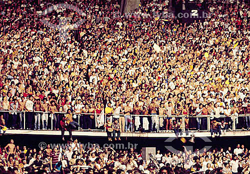  Audience during a music festival - Maracanazinho stadium - Rio de Janeiro city - Rio de Janeiro state - Brazil 