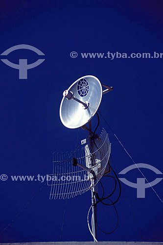  Telecommunication antenna 